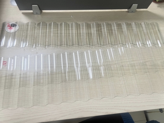Lembar Atap Bergelombang Polycarbonate 1.2kg / M Untuk Tempat Olahraga